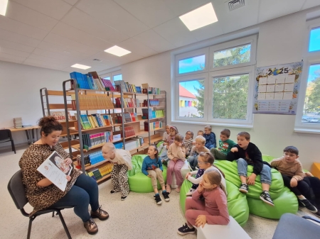 Pasowanie na czytelnika i Międzynarodowy Dzień Głośnego Czytania